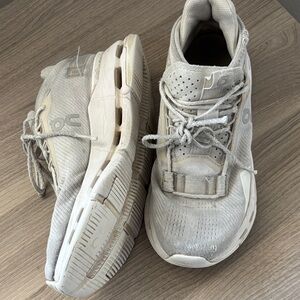 On Running Women's Athletic Shoes in Gray